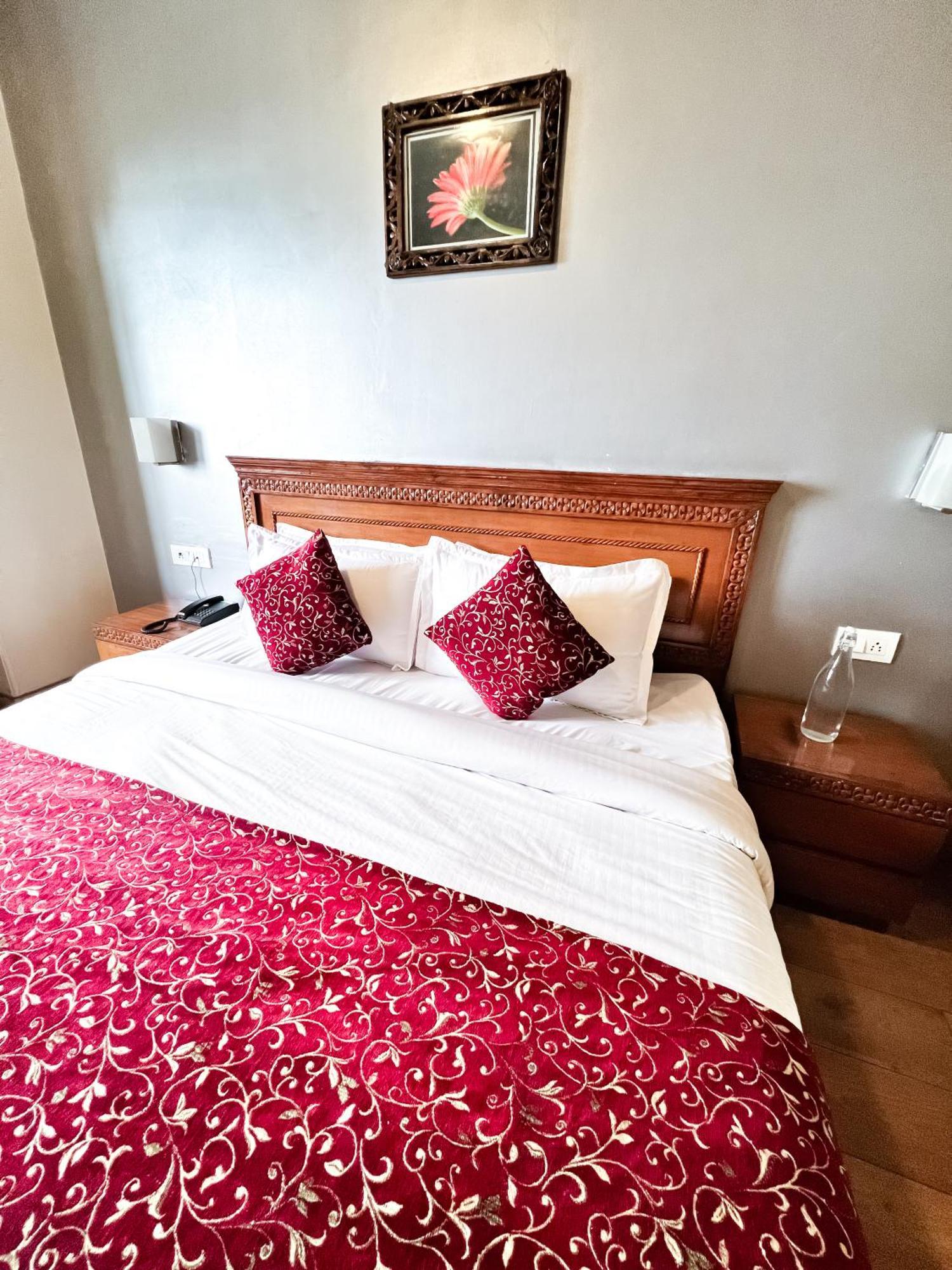 Wingait Inn - Hotel Near Mall Road Shimla Ngoại thất bức ảnh